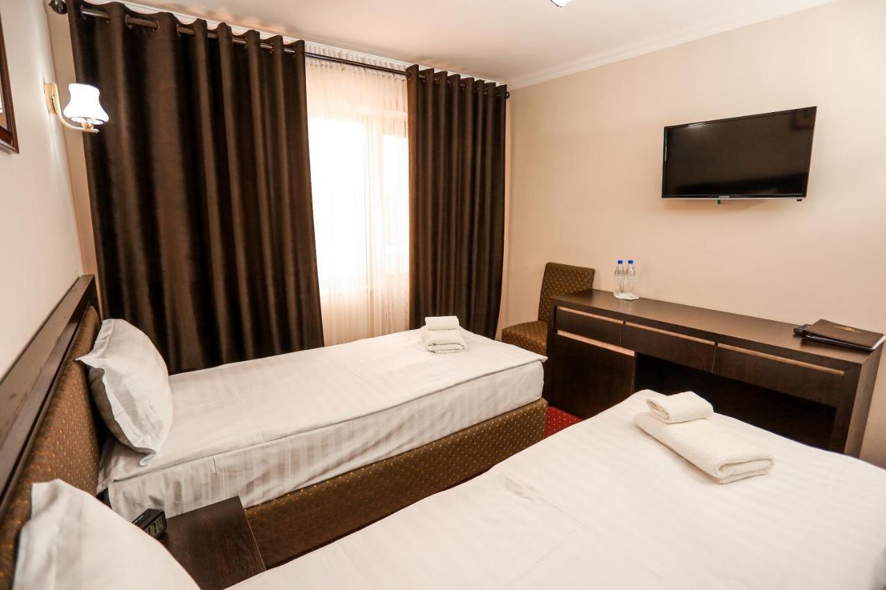 Sugdiyon Hotel خوجاند المظهر الخارجي الصورة